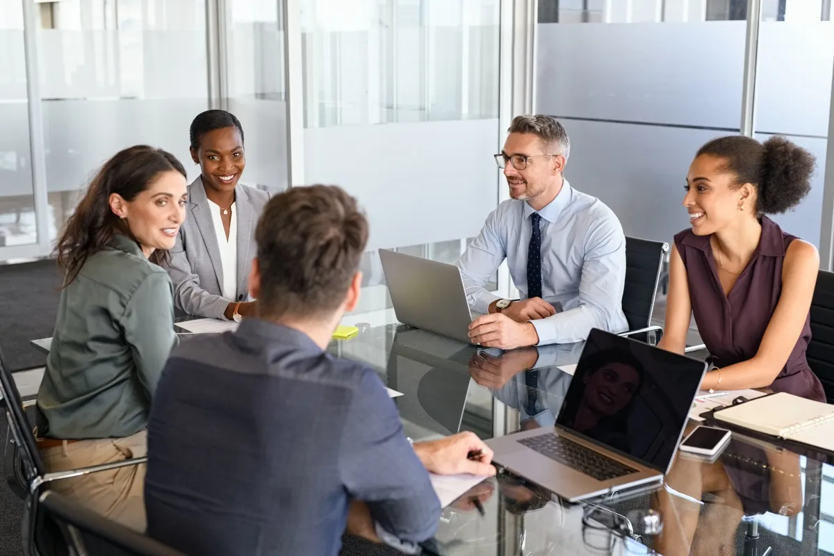 Leadership & Management: Navigating Success in the Modern World